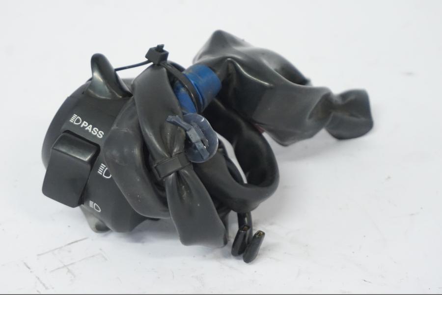 Extrabild2 på Styrelreglage från en Honda CB 500 X -2015 motorcykel.