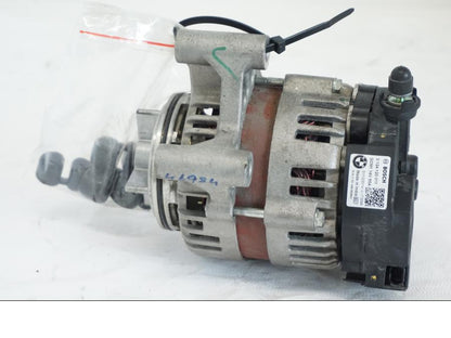 Framsidan på Generator från en BMW K 1600 -2015 motorcykel.