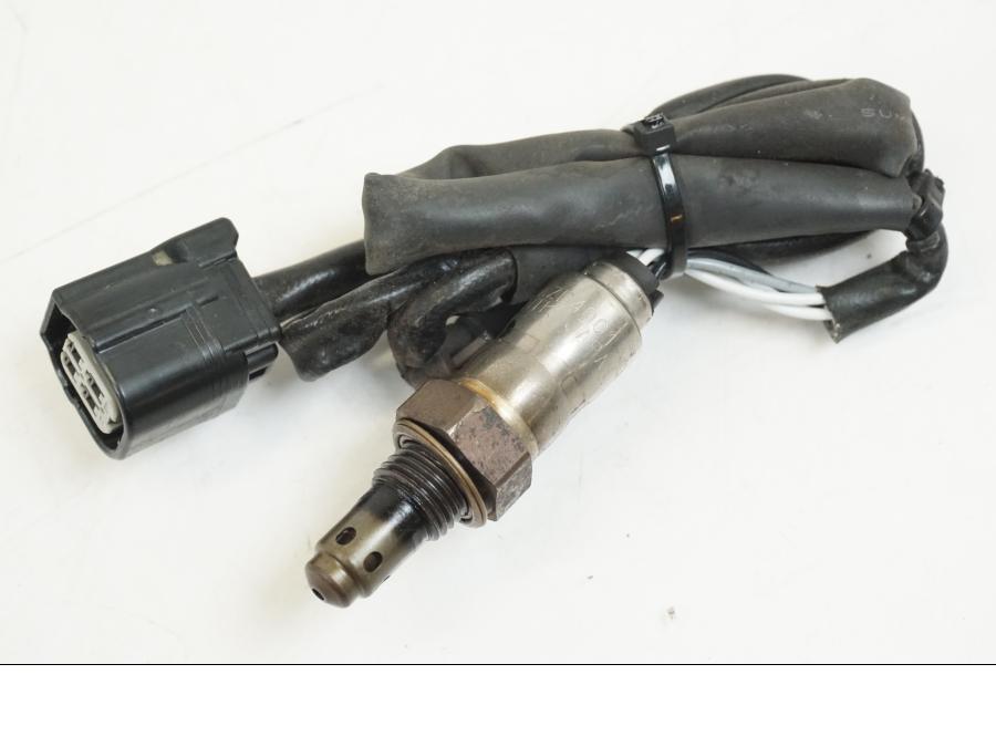 Framsidan på Lambdasond från en Honda CB 650 F Hornet -2017 motorcykel.