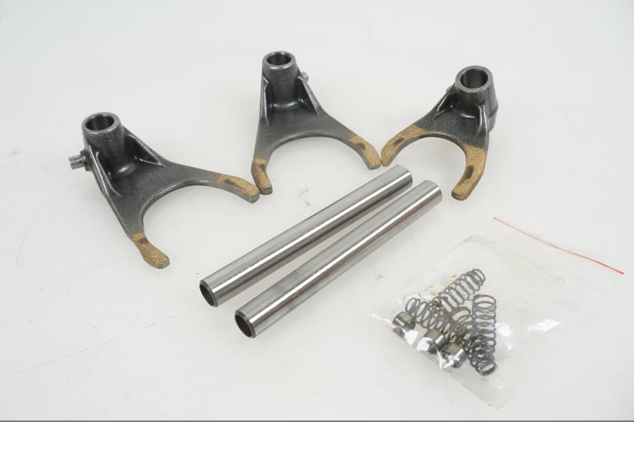 Framsidan på Växelgaffel från en KTM 1290 Super Duke R -2021 motorcykel.