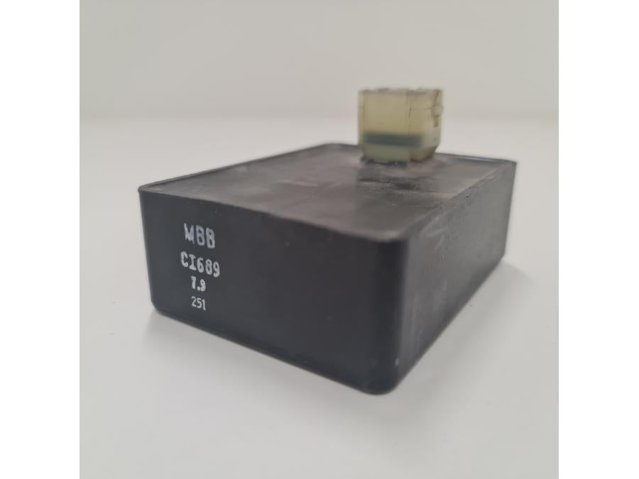 Framsidan på Styrbox från en Honda VTR 1000 F -1998 motorcykel.