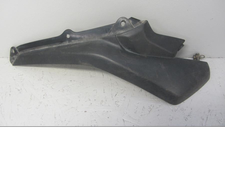 Framsidan på Framskärm från en Suzuki LTA 750 XP E -2009 motorcykel.