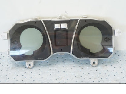 Framsidan på Instrumentpanel från en Yamaha X-Max 250 -2016 scooter.