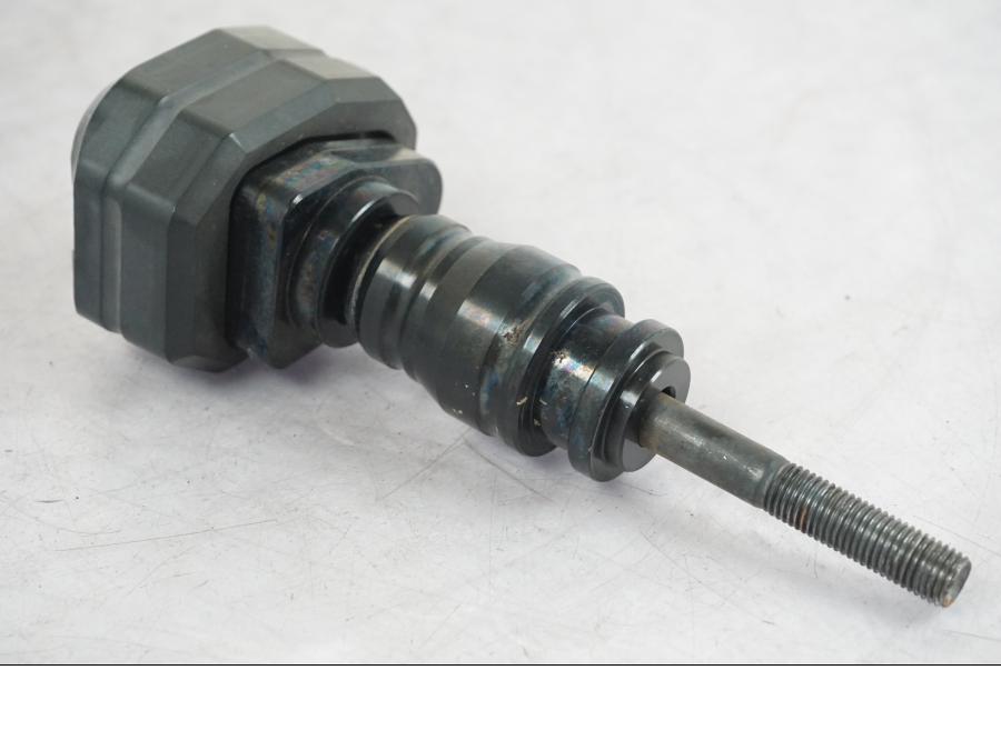 Vänster sida på Kraschpuckar från en Kawasaki Z 900 -2019 motorcykel.