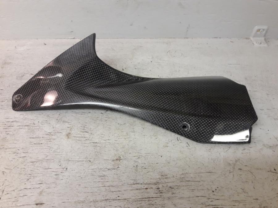 Framsidan på Sidkåpa från en Yamaha YZF R6 -2006 motorcykel.