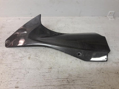 Framsidan på Sidkåpa från en Yamaha YZF R6 -2006 motorcykel.