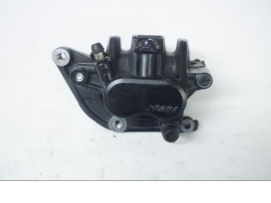 Vänster sida på Bromsok från en Triumph Bonneville -2001 motorcykel.