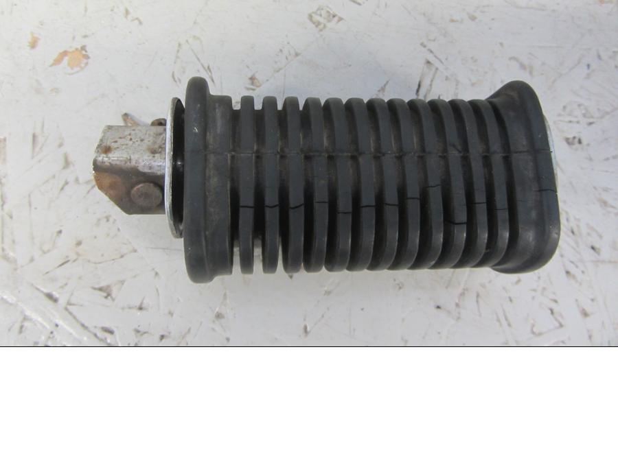 Höger sida på Fotpinne från en Suzuki GSX 400 -1984 motorcykel.