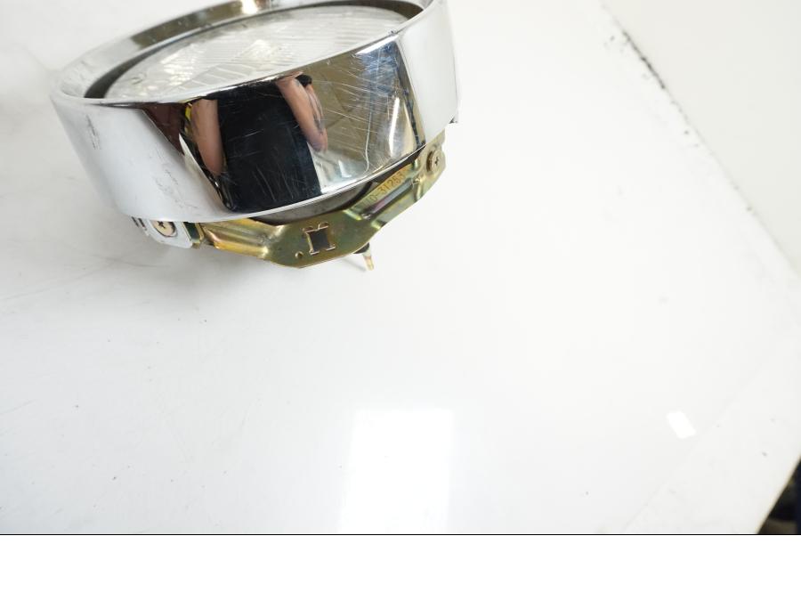 Höger sida på Strålkastare från en Yamaha XVS 1100 -2004 motorcykel.