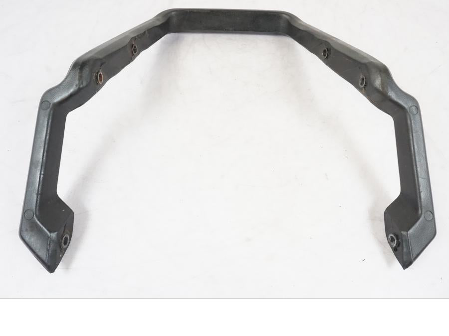 Framsidan på Passagerarhandtag från en Suzuki GSX 550 EF -1985 motorcykel.