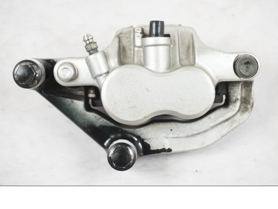 Framsidan på Bromsok från en Yamaha XVS 1100 -2000 motorcykel.