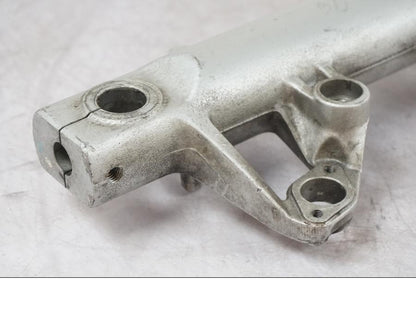 Baksidan på Gaffelben från en BMW R 1100 RS -1996 motorcykel.