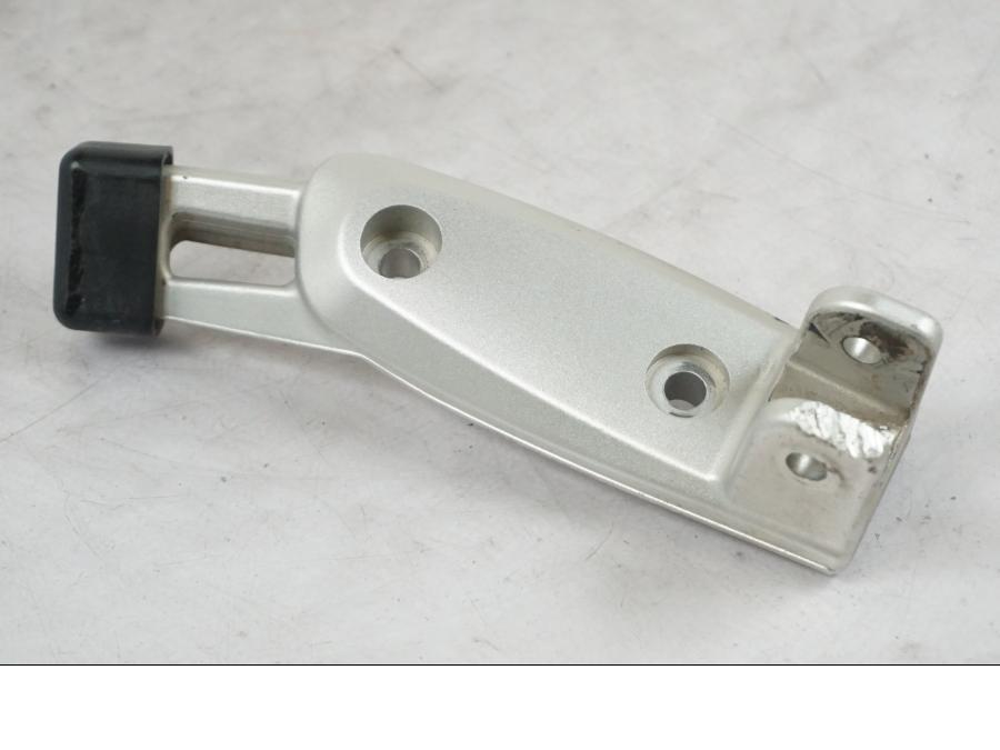 Framsidan på Fotpinnefäste från en BMW R 1200 R -2007 motorcykel.