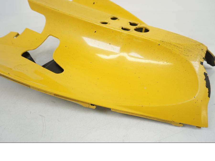 Vänster sida på Undertail från en Yamaha YZF 1000 R1 -2006 motorcykel.