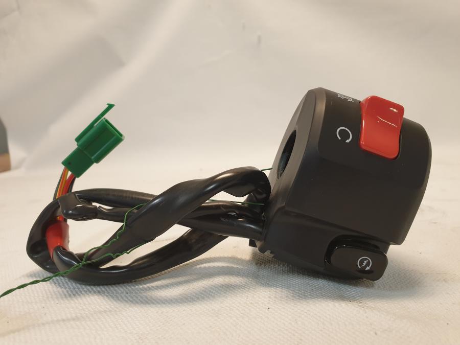 Framsidan på Styrelreglage från en Kawasaki Z 125 -2019 motorcykel.