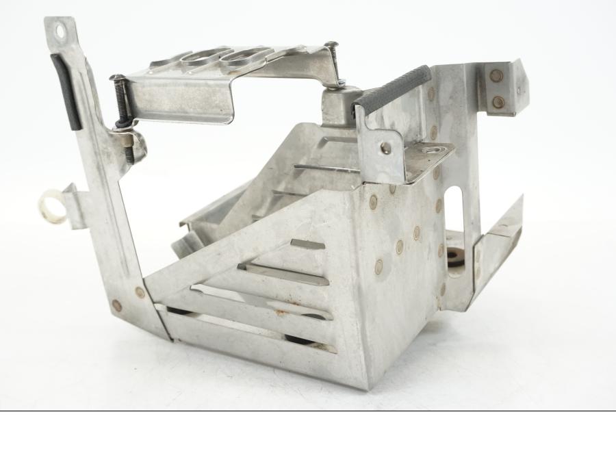 Höger sida på ABS Låda från en BMW K 1200 LT -2004 motorcykel.