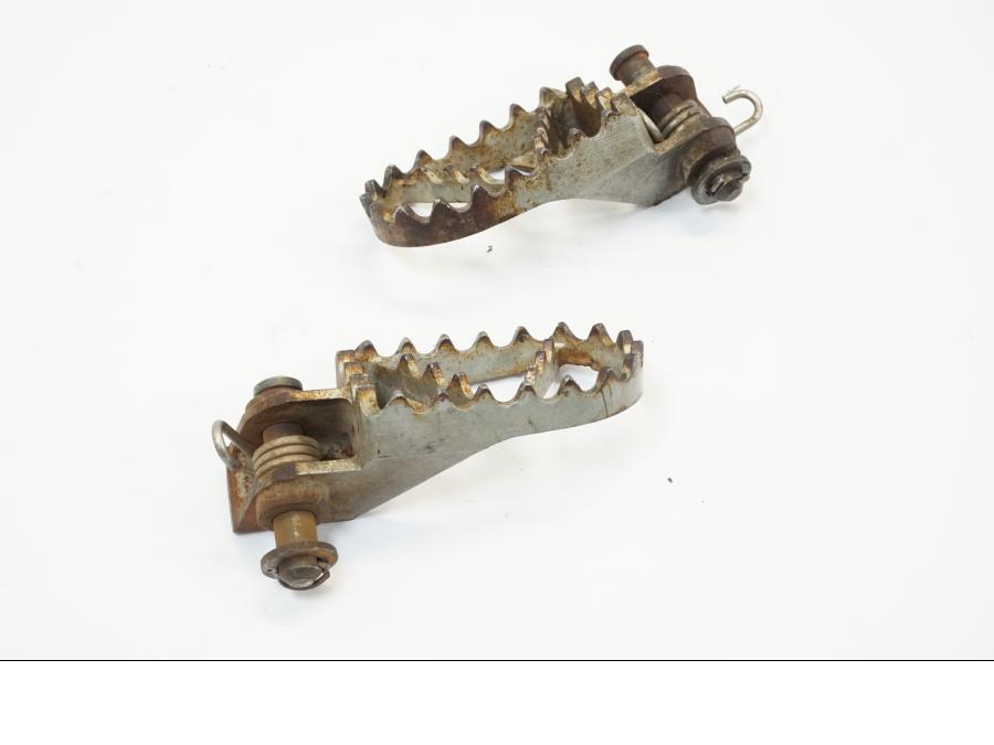 Höger sida på Fotpinne från en Husaberg FS 650 E -2003 motorcykel.