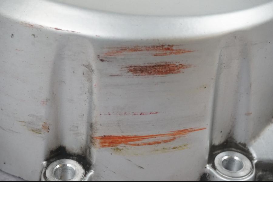 Snett uppifrån på Generatorkåpa från en BMW F 750 GS -2020 motorcykel.