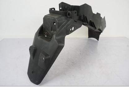 Framsidan på Undertail från en Honda CBR 125 R -2006 motorcykel.