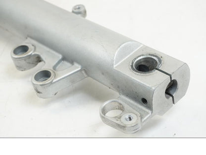 Baksidan på Gaffelben från en BMW F 650 CS -2003 motorcykel.