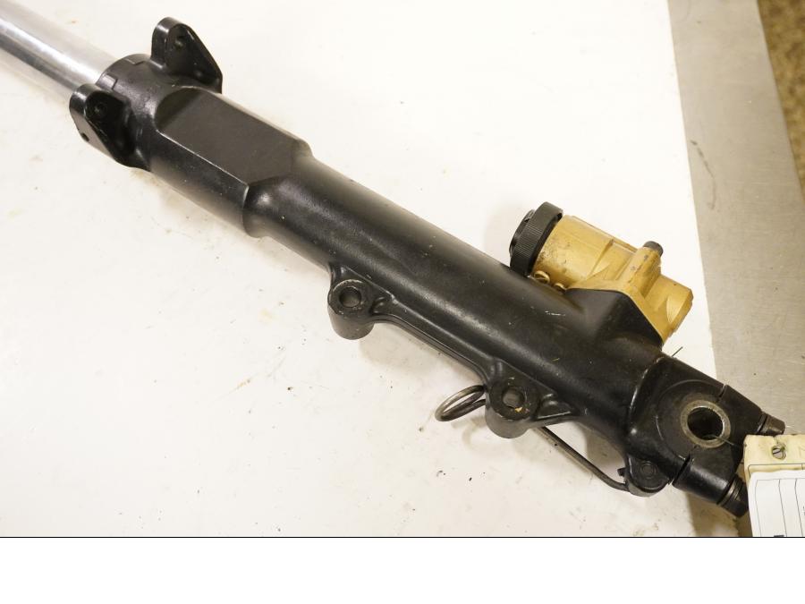 Snett uppifrån på Gaffelben från en Suzuki GSX 1100 EF -1984 motorcykel.