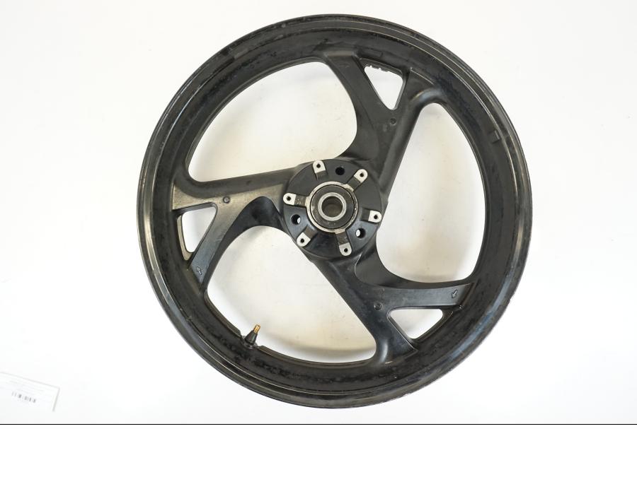 Framsidan på Fälg från en Honda ST 1300 -2002 motorcykel.