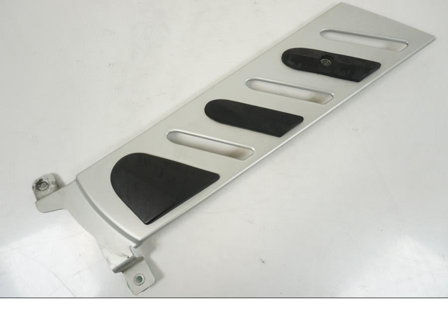 Framsidan på Ramskydd från en BMW F 650 CS -2002 motorcykel.