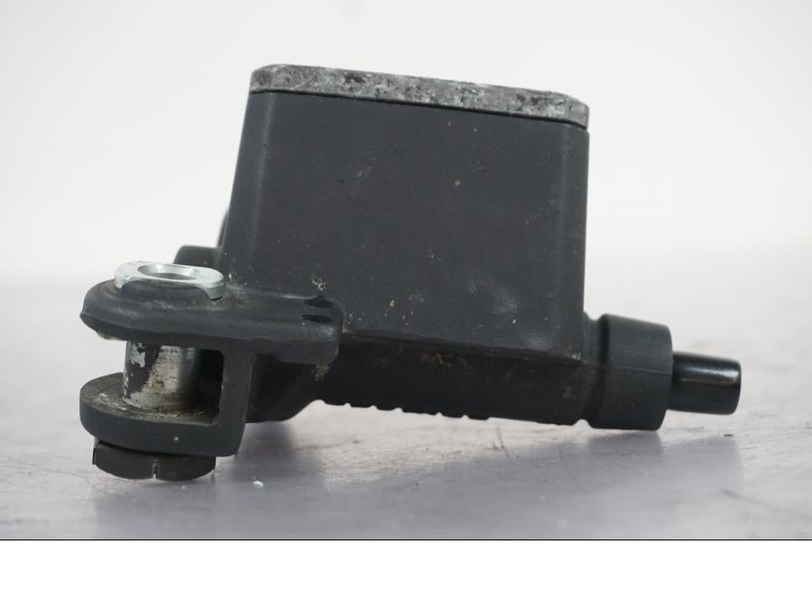 Snett uppifrån på Bromshuvudcylinder från en KTM 690 SM R -2009 motorcykel.