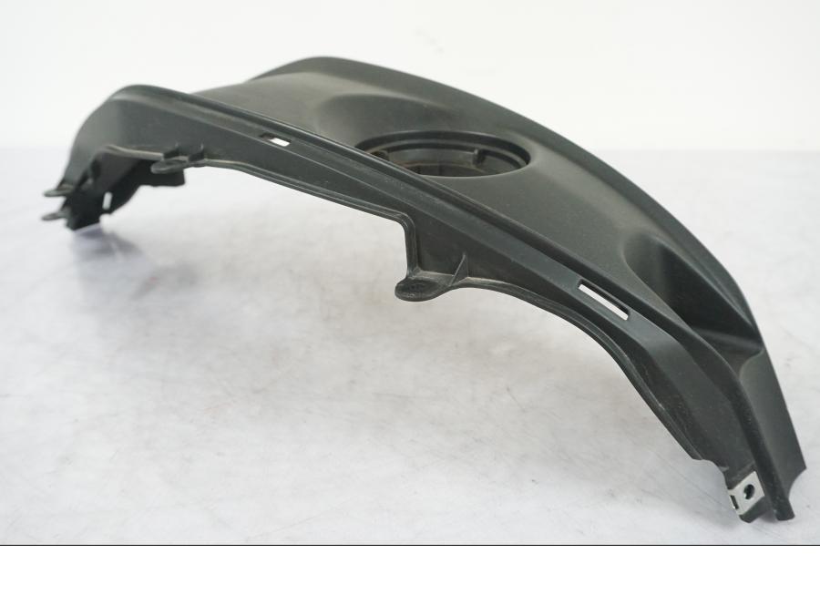 Höger sida på Bensintankskåpa från en Yamaha MT 125 -2017 motorcykel.