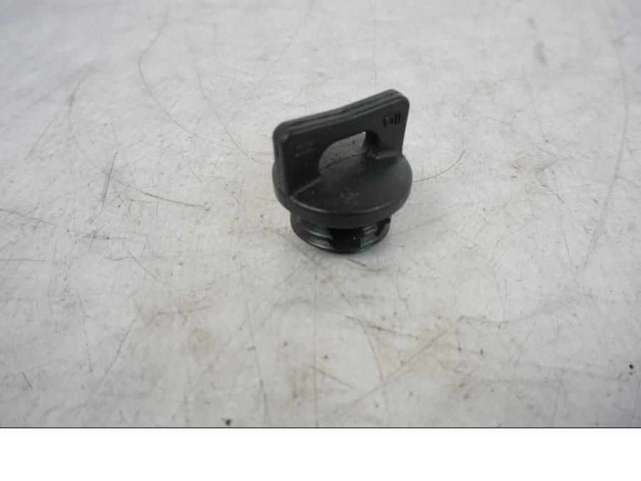 Framsidan på Oljelock från en KTM 1290 Super Duke R -2021 motorcykel.