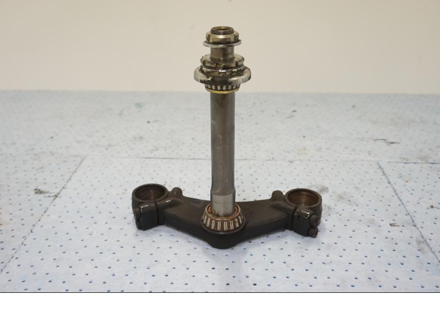 Baksidan på Gaffelkrona från en Honda GL 1200 -1987 motorcykel.