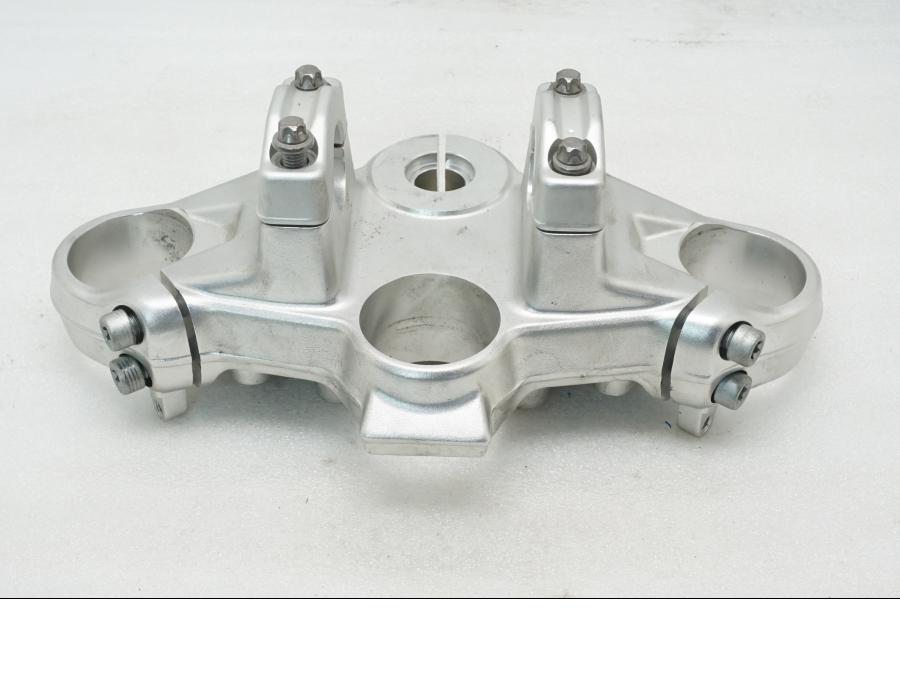 Framsidan på Gaffelkrona från en BMW F 800 R -2011 motorcykel.