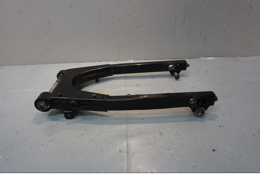 Baksidan på Sving från en H-D Sportster 1200 XL1200C -1998 motorcykel.