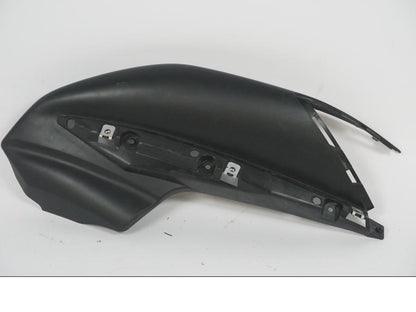 Framsidan på Sidkåpa från en Yamaha XJ 6 -2011 motorcykel.