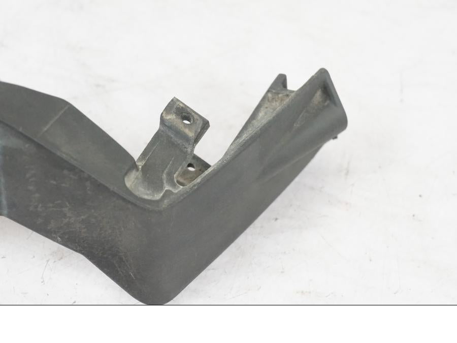 Baksidan på Tändspole Kåpa från en BMW R 1200 GSA -2012 motorcykel.