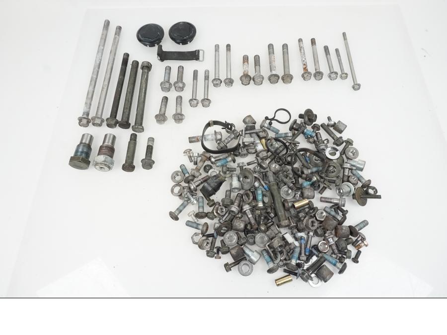 Framsidan på Skruv / Mutter etc från en Yamaha XJ 900 -1997 motorcykel.