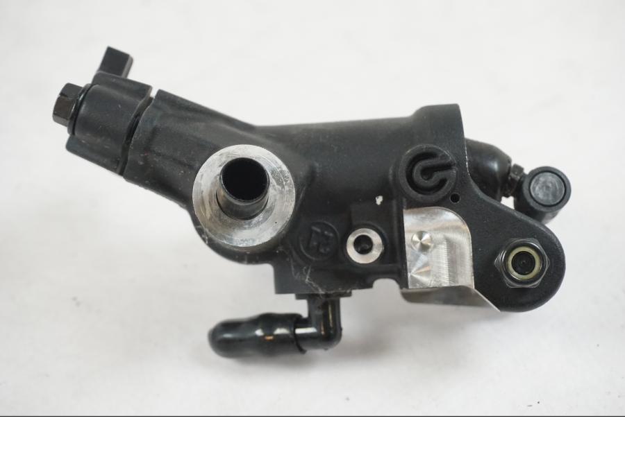 Höger sida på Bromshuvudcylinder från en KTM 1290 Super Duke R -2022 motorcykel.