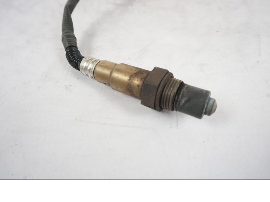 Baksidan på Lambdasond från en KTM 790 Duke -2019 motorcykel.