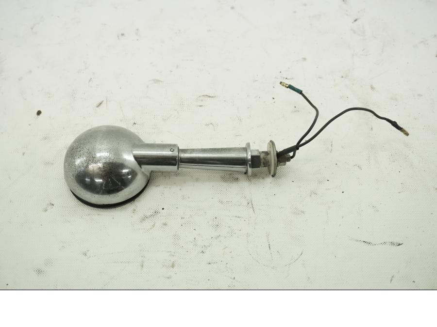 Baksidan på Blinkers från en Yamaha SR 400 -1982 motorcykel.