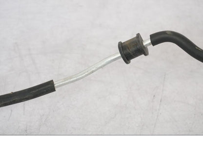 Snett uppifrån på Kopplingsledning från en Suzuki GSF 1250 -2010 motorcykel.