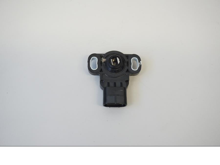 Baksidan på TPS från en Yamaha MT-07 -2020 motorcykel.