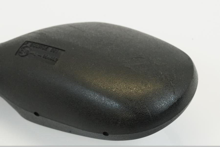 Snett nerifrån på Backspegel från en Yamaha NS50F Aerox 4 -2017 moped.