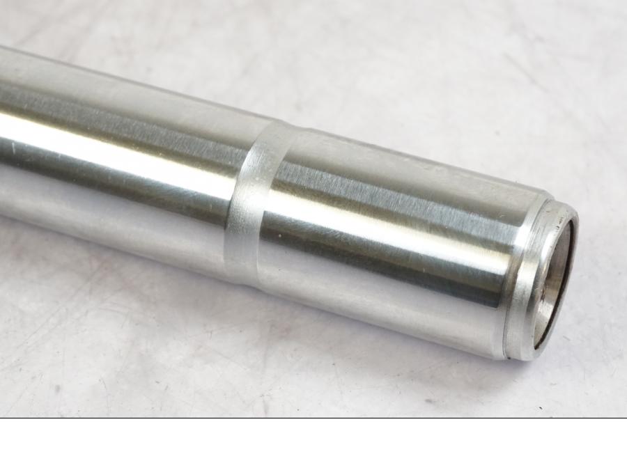 Baksidan på Gaffelben från en Kawasaki Z 250 -1980 motorcykel.