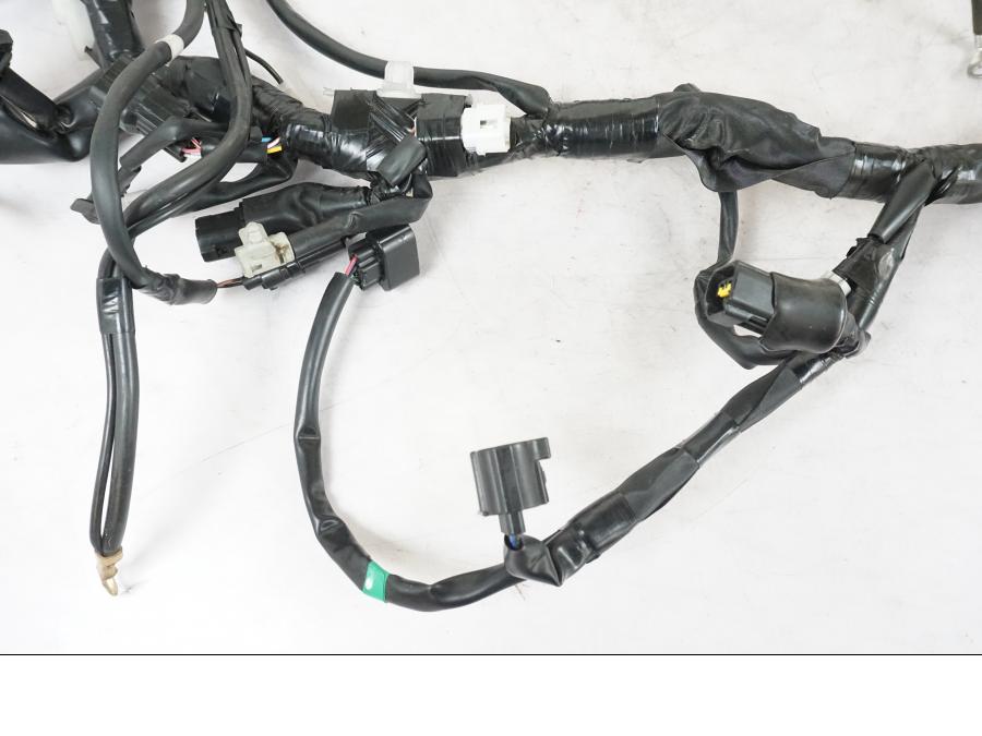 Höger sida på Kabelstam från en Yamaha MT-09 -2020 motorcykel.