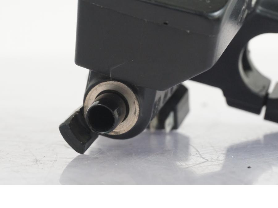 Extrabild3 på Bromshuvudcylinder från en Suzuki GSX 1300 RX -1999 motorcykel.