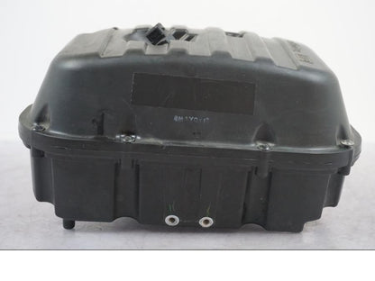 Höger sida på Luftburk från en Triumph Tiger -2009 motorcykel.