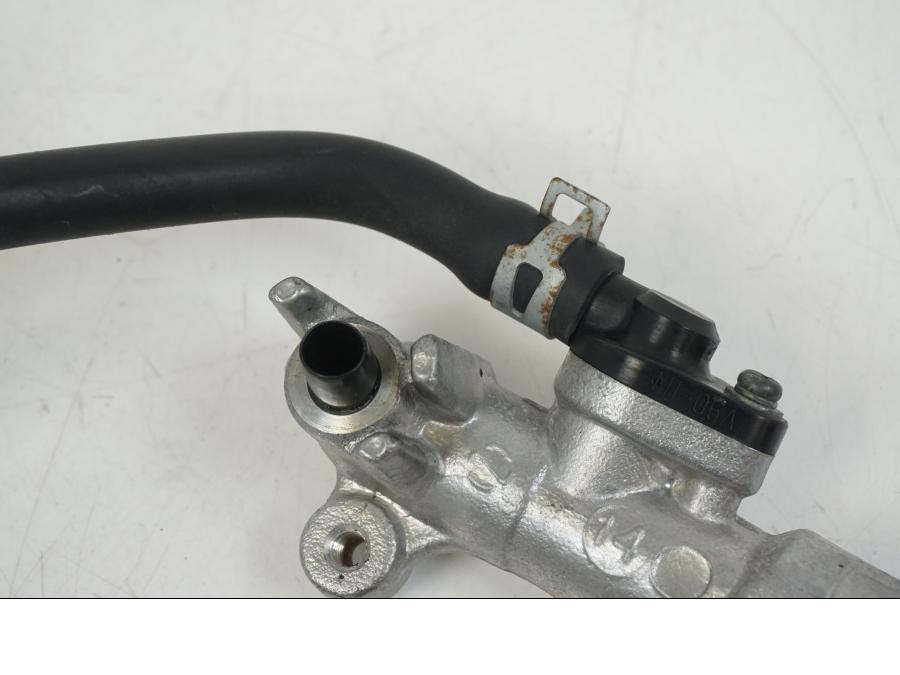 Vänster sida på Bromshuvudcylinder från en Suzuki GSX-R 1000 -2007 motorcykel.