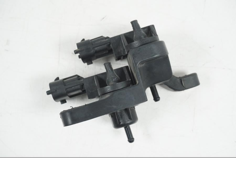 Baksidan på Mapsensor från en Ducati Hyperstrada -2013 motorcykel.