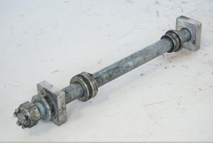 Baksidan på Axel från en Kawasaki ER-6N -2012 motorcykel.