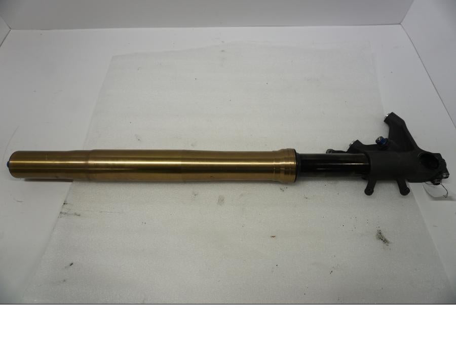 Baksidan på Gaffelben från en Suzuki GSX-R 1000 -2007 motorcykel.